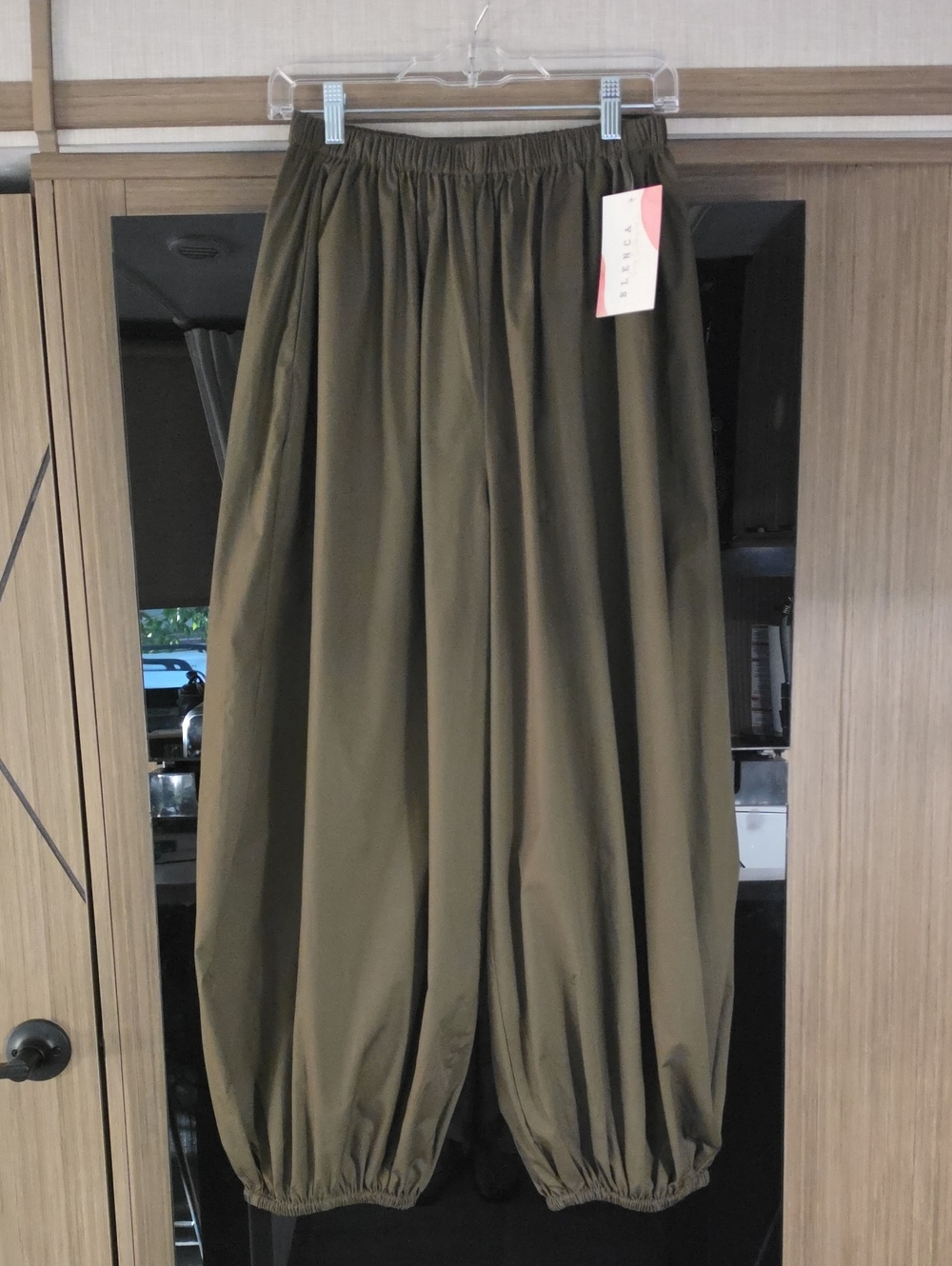 WILL BE GONE SOON🫶NWT, TROUSER, BALLOON PANTS, BY:BLENCA YOUNG CONTEMPORARY"
